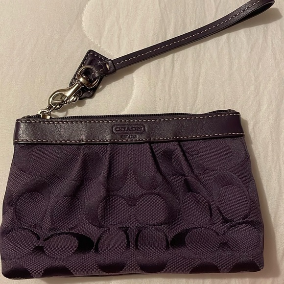 Coach Wristlet. - Picture 1 of 3